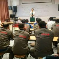 ���x����ƸՈ��̩��Ӣ��У���ں��Ӽ��g(sh��)��Ӗ(x��n)����